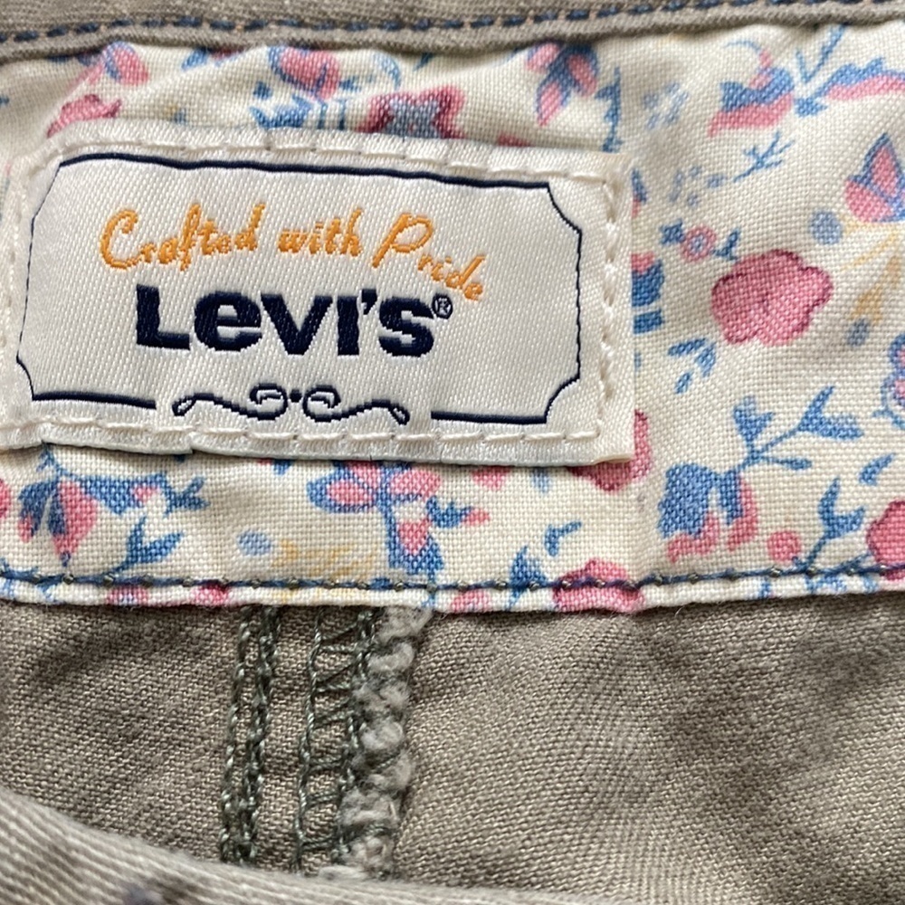 Levi’s 100% cotton cargo shorts size 14 - Picture 3 of 9